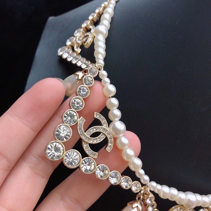 Trendsetting Chxnxl Brooches 292676