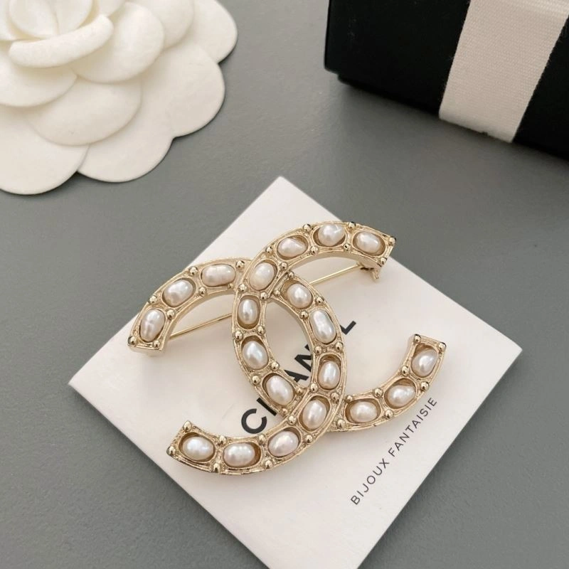 Modern Chxnxl Brooches 292674