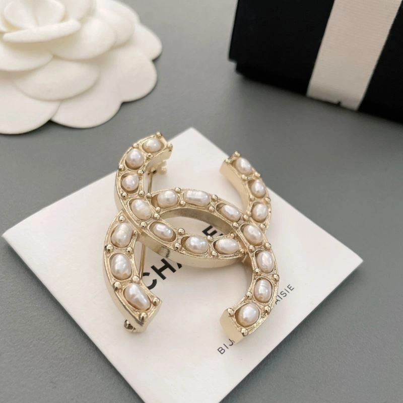 Modern Chxnxl Brooches 292674