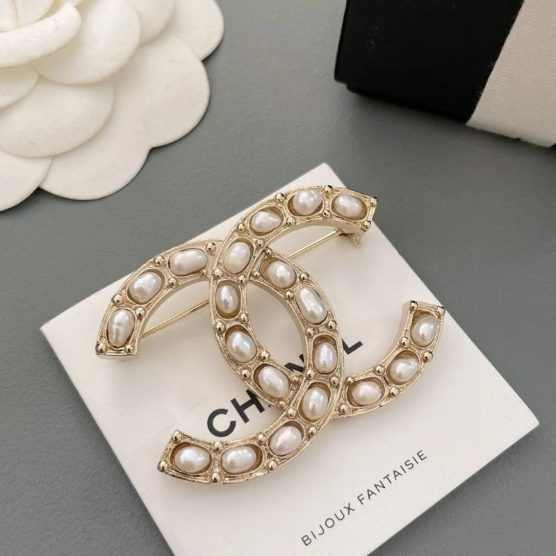 Modern Chxnxl Brooches 292674