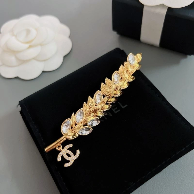 Bold Chxnxl Brooches 292670