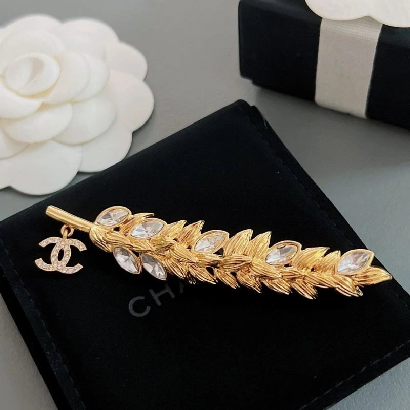 Bold Chxnxl Brooches 292670