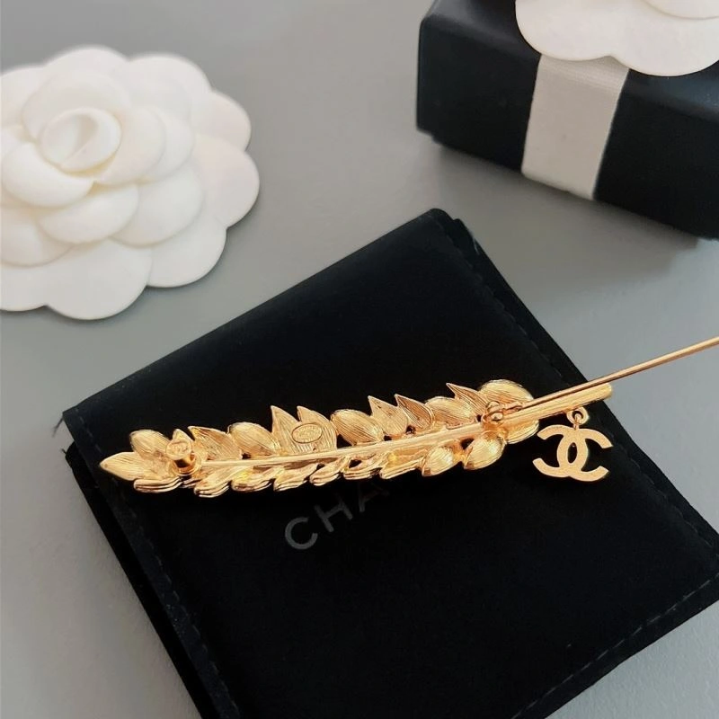Bold Chxnxl Brooches 292670