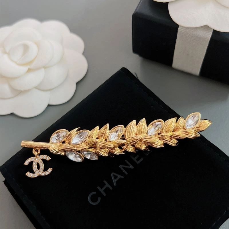 Bold Chxnxl Brooches 292670