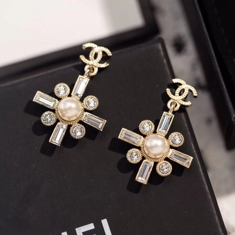 Chxnxl Brooches Sleek 292667