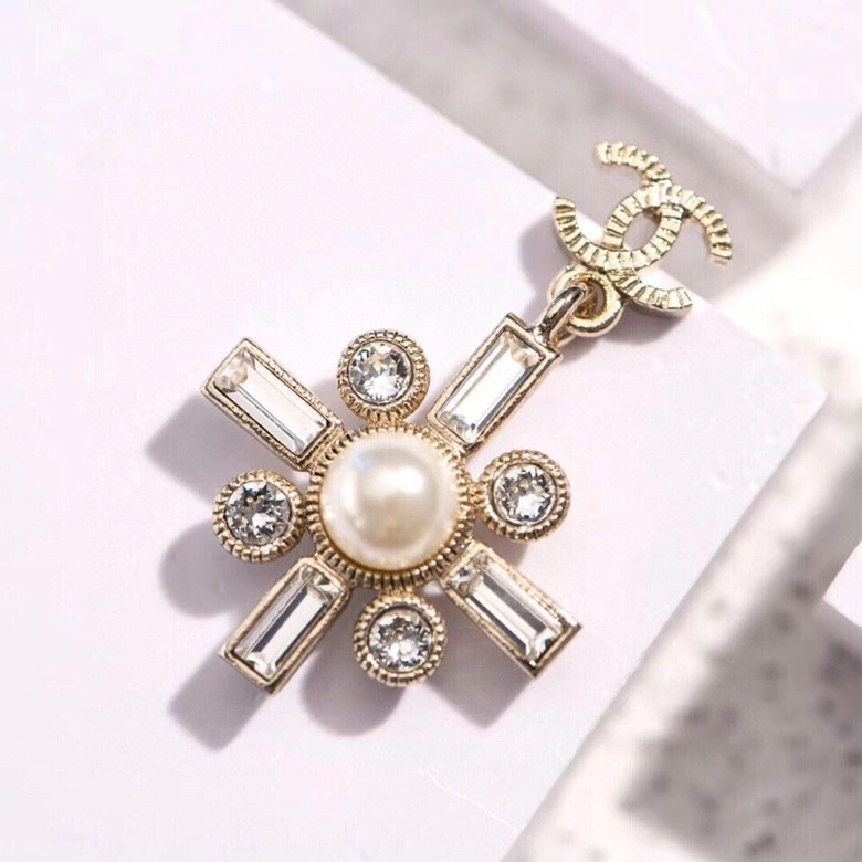 Chxnxl Brooches Sleek 292667
