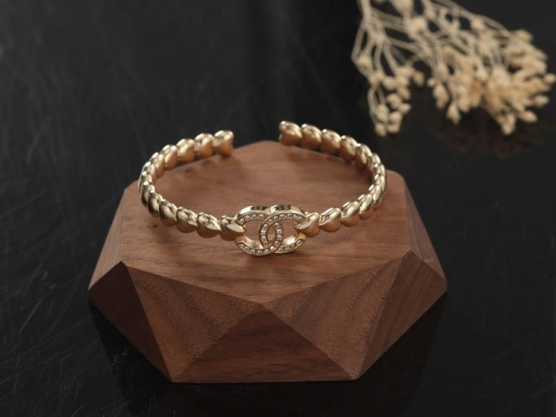 Bright Chxnxl Bracelets 293096