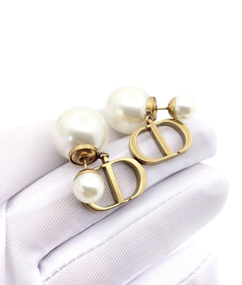 Compact Christian Dxxr Earrings 295301