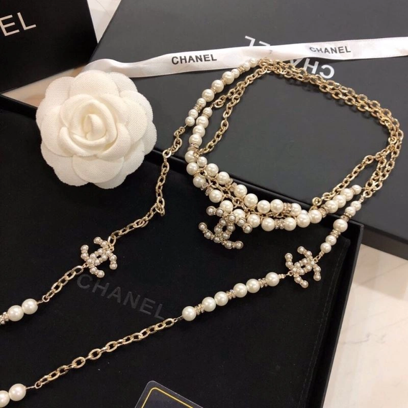 Minimalist Chxnxl Brooches 292657