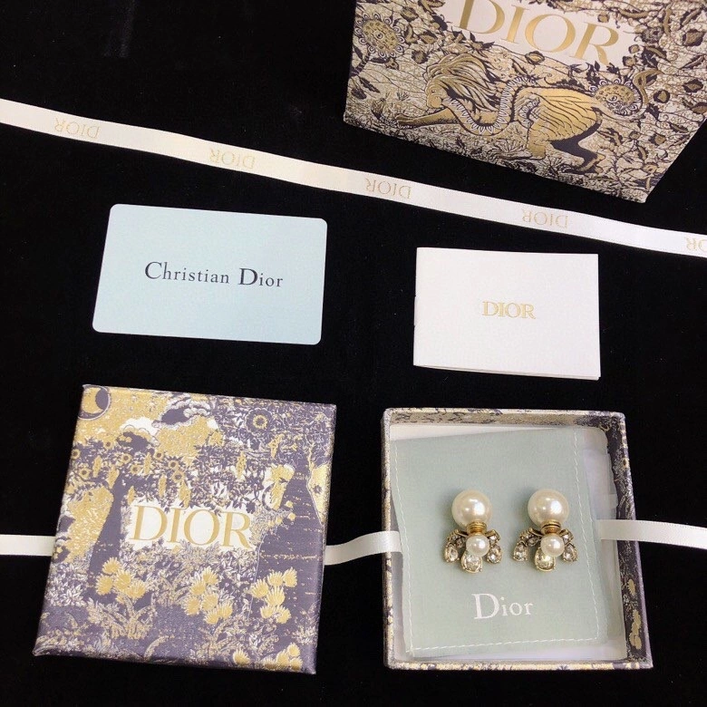 Durable Christian Dxxr Earrings 295310