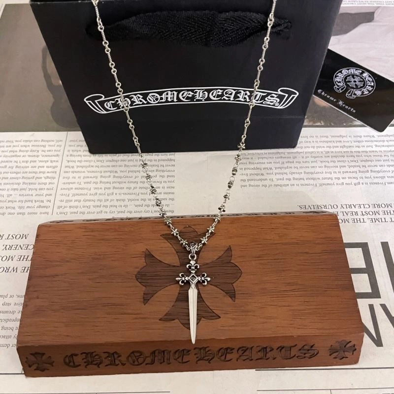 UrbanStyle Chrxmx Hxxrts Necklaces 300825