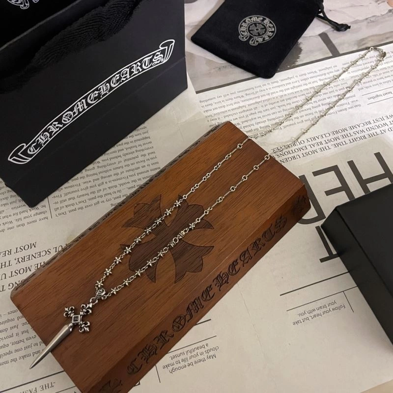 UrbanStyle Chrxmx Hxxrts Necklaces 300825