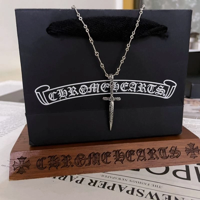 NewStyle Chrxmx Hxxrts Necklaces 300818