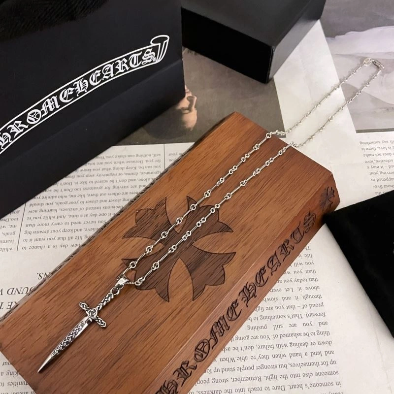 NewStyle Chrxmx Hxxrts Necklaces 300818