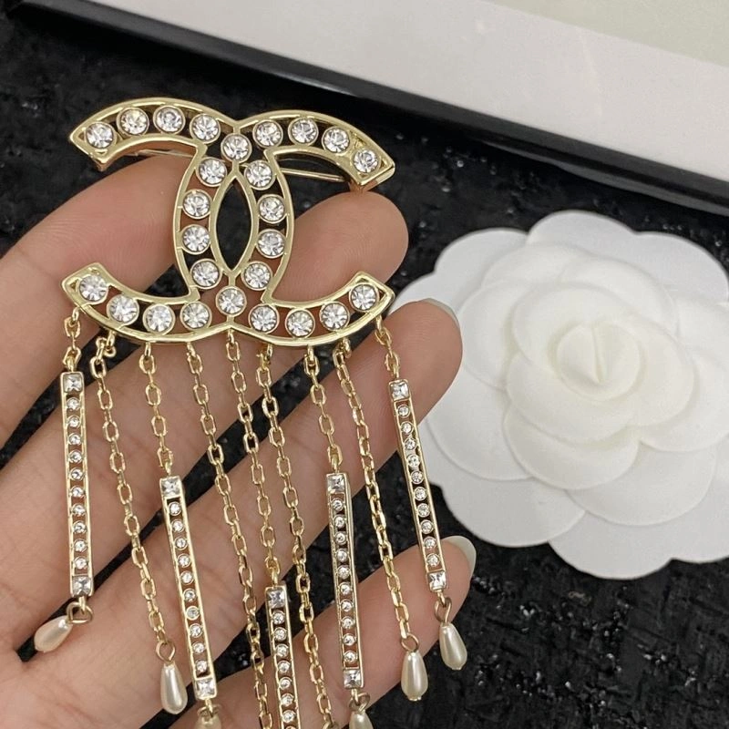 Minimalist Chxnxl Brooches 292666