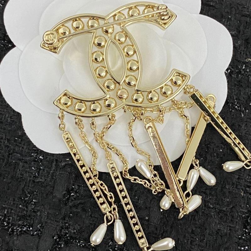 Minimalist Chxnxl Brooches 292666