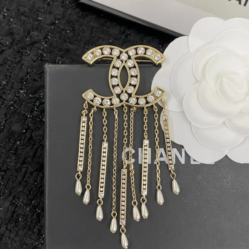 Minimalist Chxnxl Brooches 292666