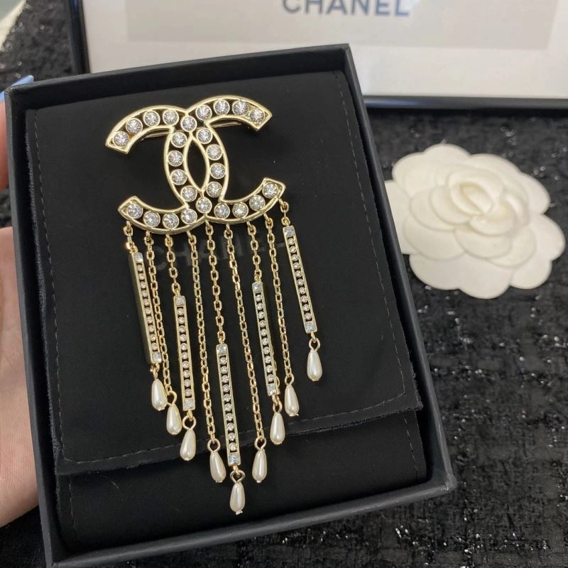 Minimalist Chxnxl Brooches 292666