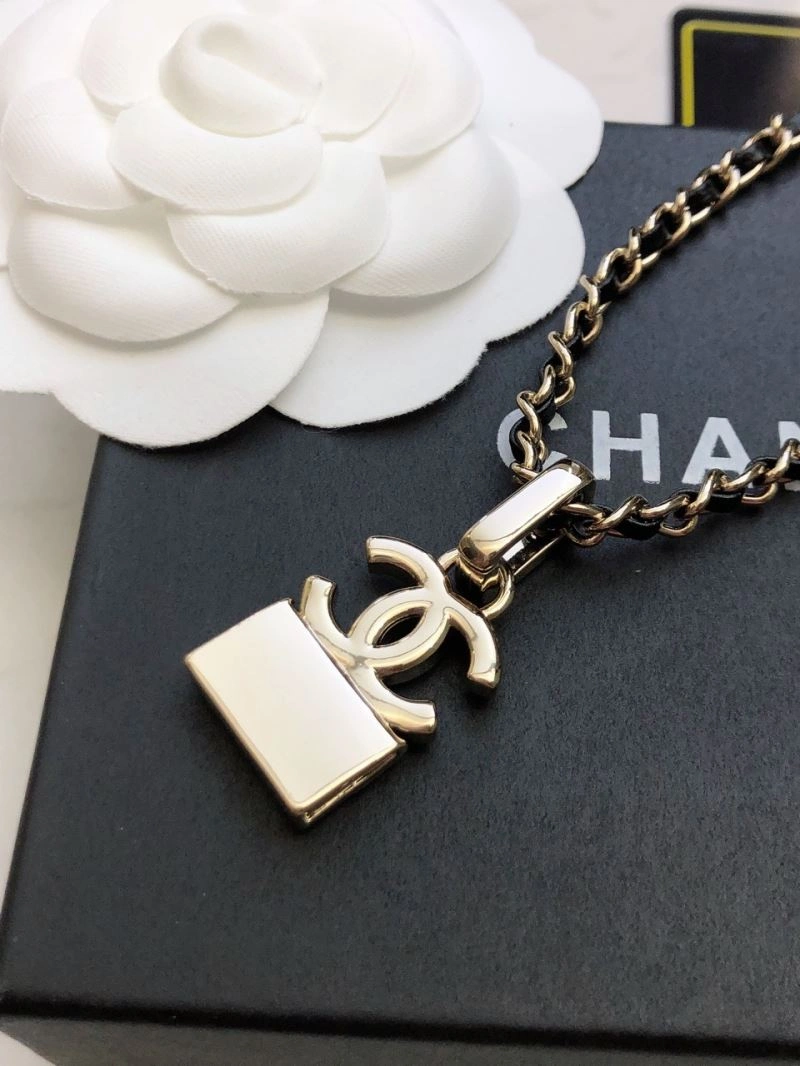 Modern Chxnxl Brooches 292648