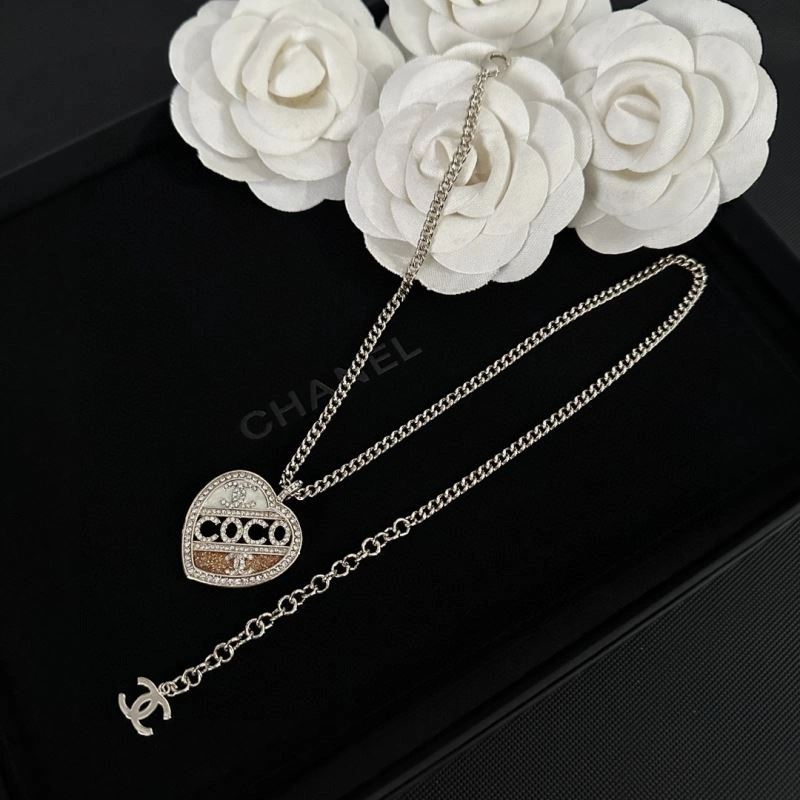 Bold Chxnxl Brooches 292641