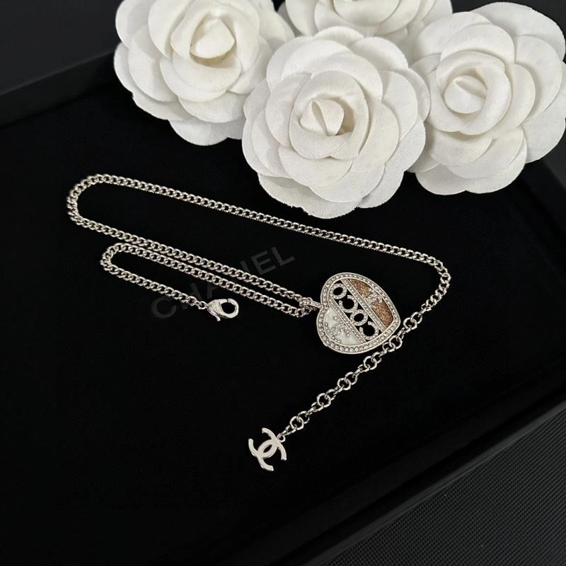 Bold Chxnxl Brooches 292641