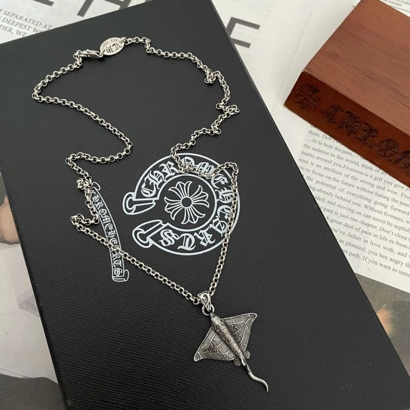 WellDesigned Chrxmx Hxxrts Necklaces 300816