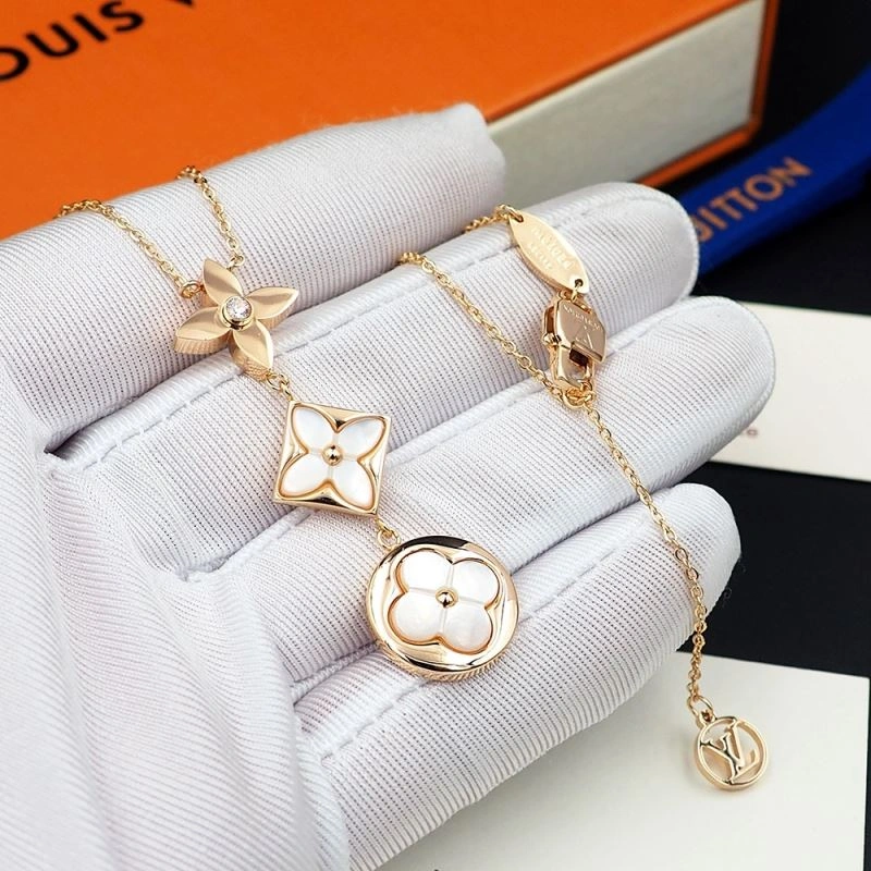 Trendy LX Necklaces 311457