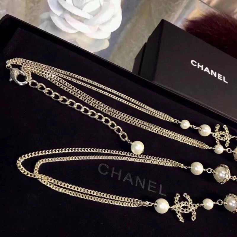 HighQuality Chxnxl Brooches 292631