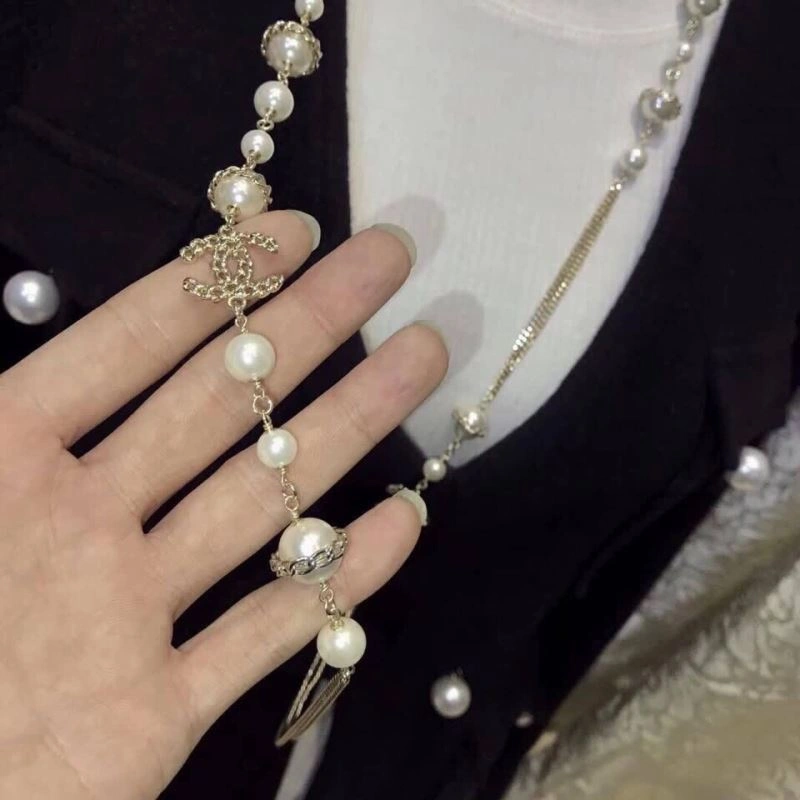 HighQuality Chxnxl Brooches 292631