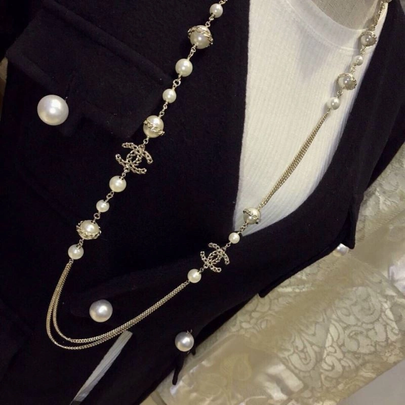 HighQuality Chxnxl Brooches 292631