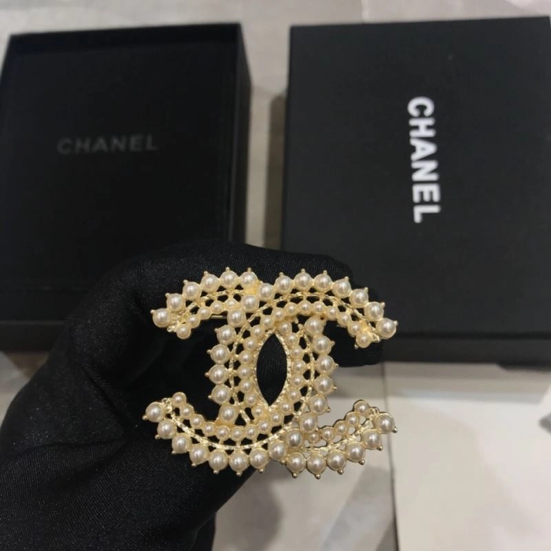 EasyMatch Chxnxl Brooches 292623