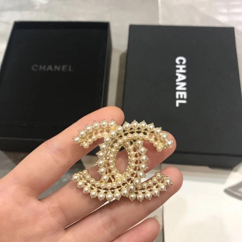 EasyMatch Chxnxl Brooches 292623