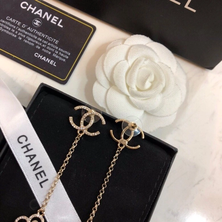 Sophisticated Chxnxl Earrings 291456