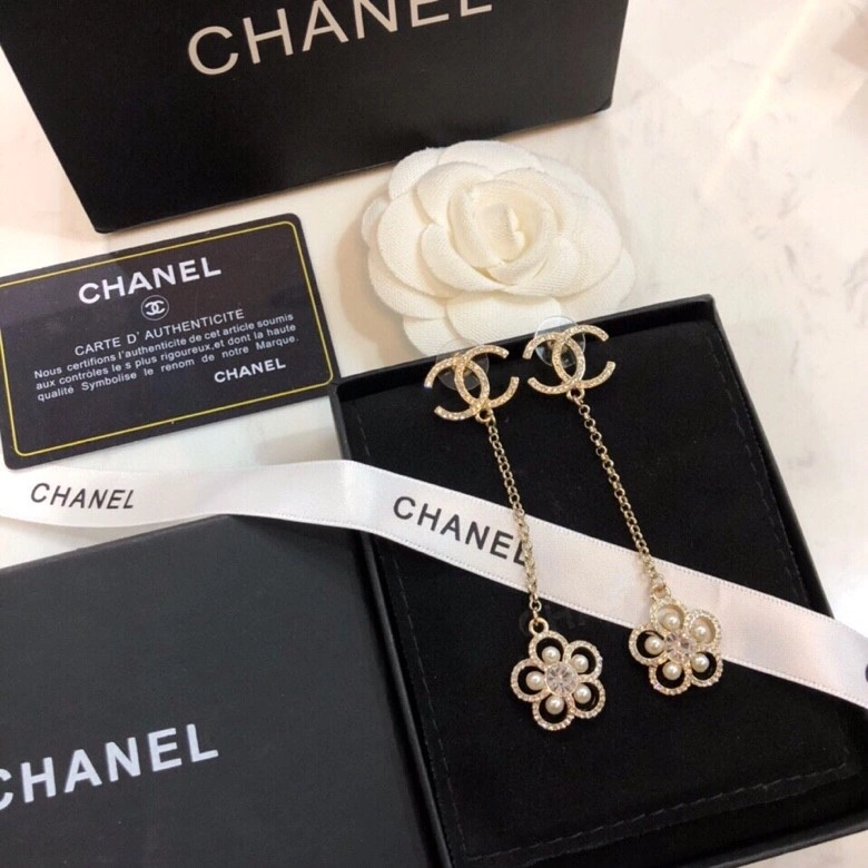 Sophisticated Chxnxl Earrings 291456