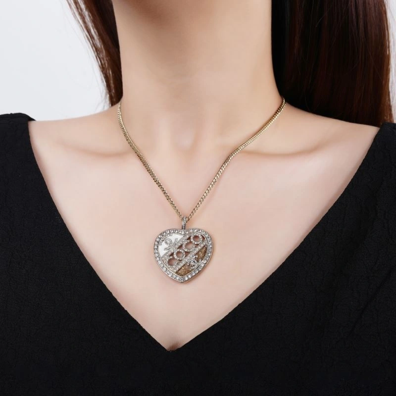 Elegant Chxnxl Brooches 292612