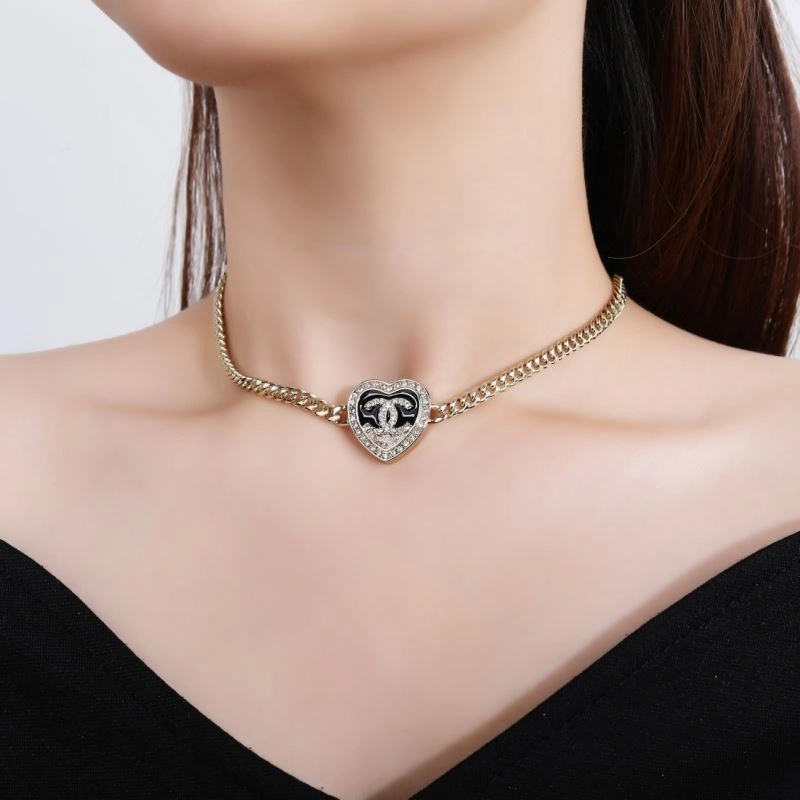 Sophisticated Chxnxl Brooches 292616