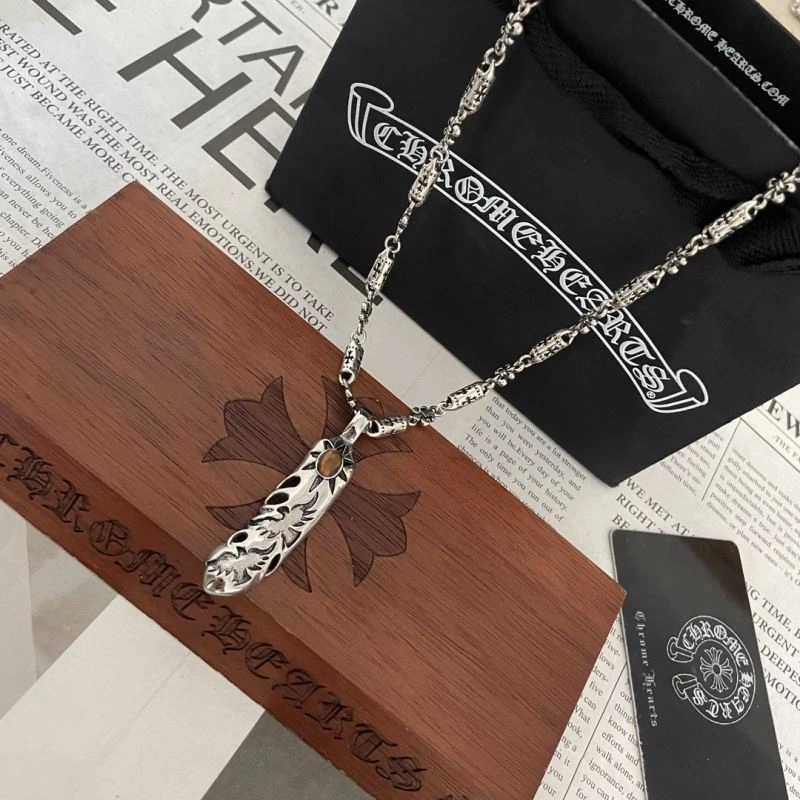 Stylish Chrxmx Hxxrts Necklaces 300791
