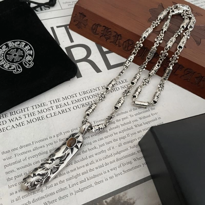 Stylish Chrxmx Hxxrts Necklaces 300791