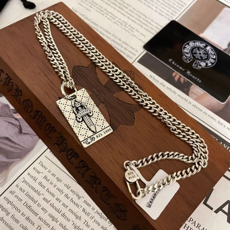 EyeCatching Chrxmx Hxxrts Necklaces 300781