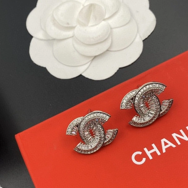 Fashionable Chxnxl Earrings 291433