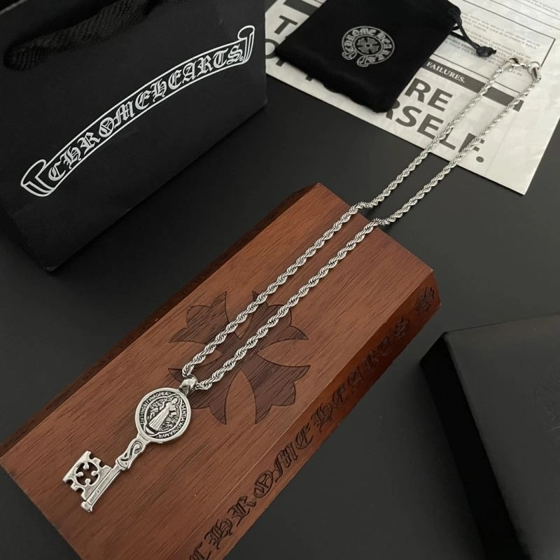 Comfortable Chrxmx Hxxrts Necklaces 300768