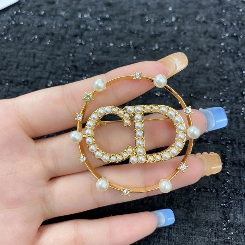 Christian Dxxr Brooches Cozy 295460