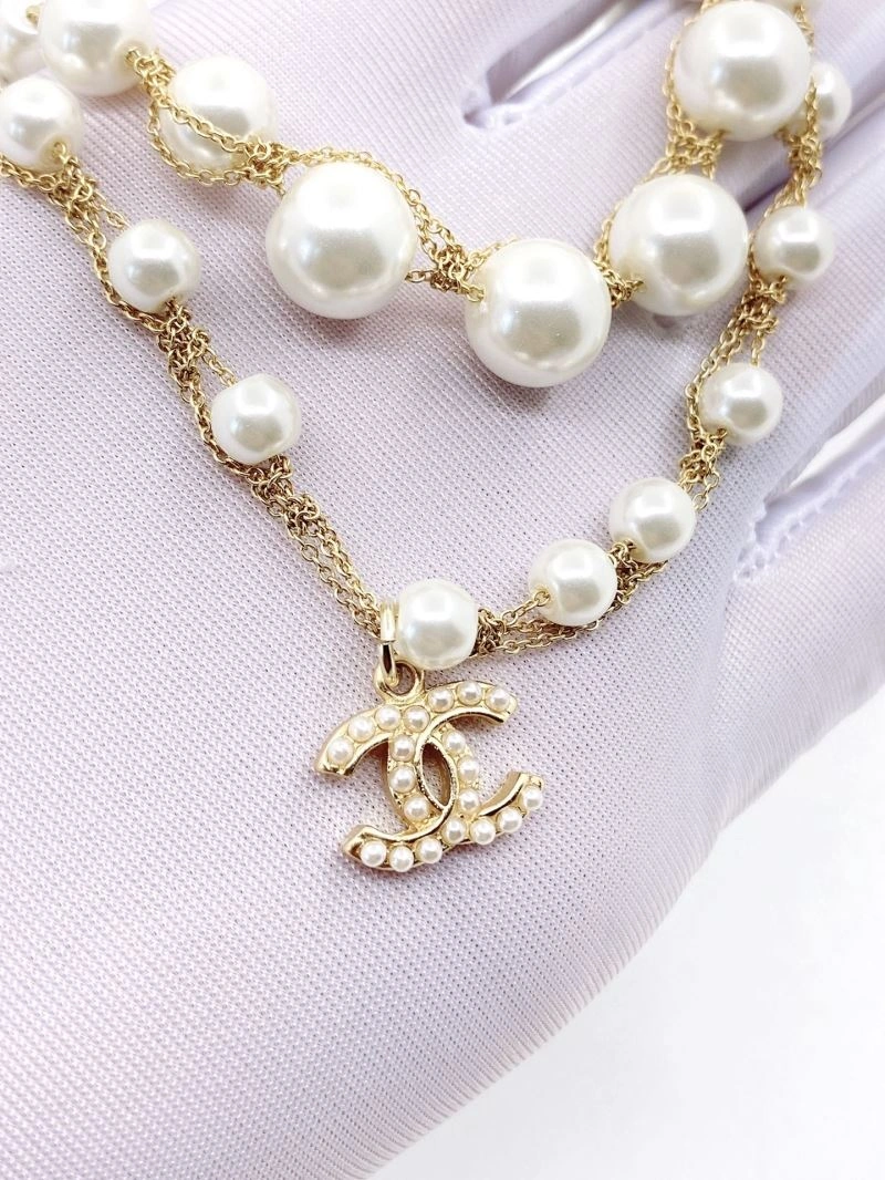 Trendsetting Chxnxl Brooches 292591