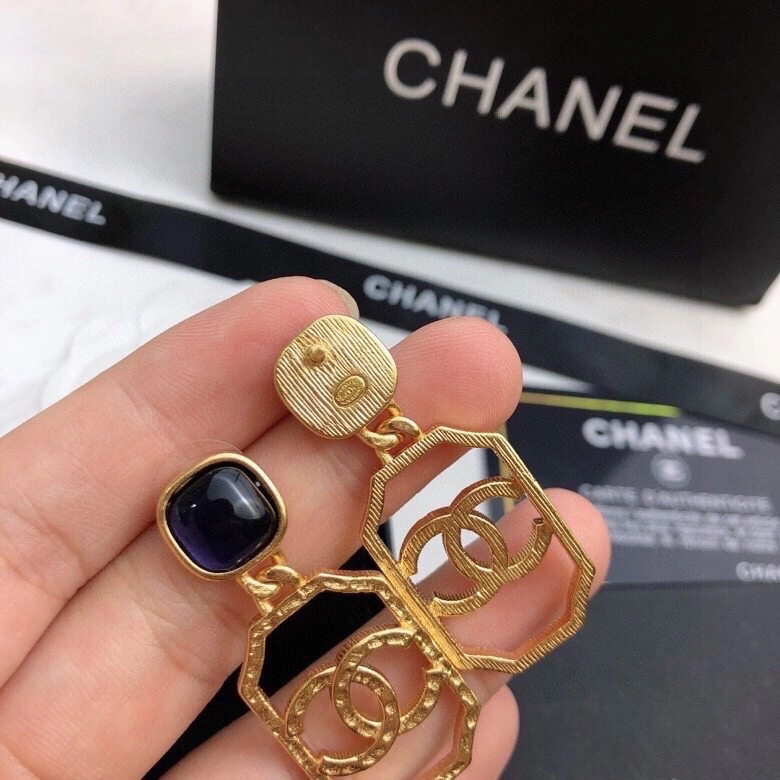 HighQuality Chxnxl Brooches 292592