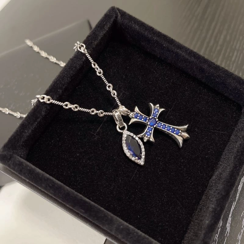 EyeCatching Chrxmx Hxxrts Necklaces 300758