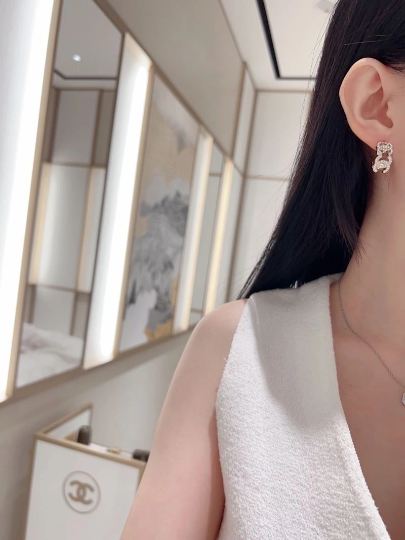 Minimalist Chxnxl Earrings 291393