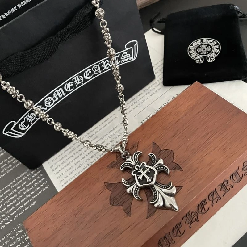 Sophisticated Chrxmx Hxxrts Necklaces 300747