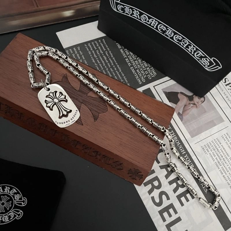 Lightweight Chrxmx Hxxrts Necklaces 300727