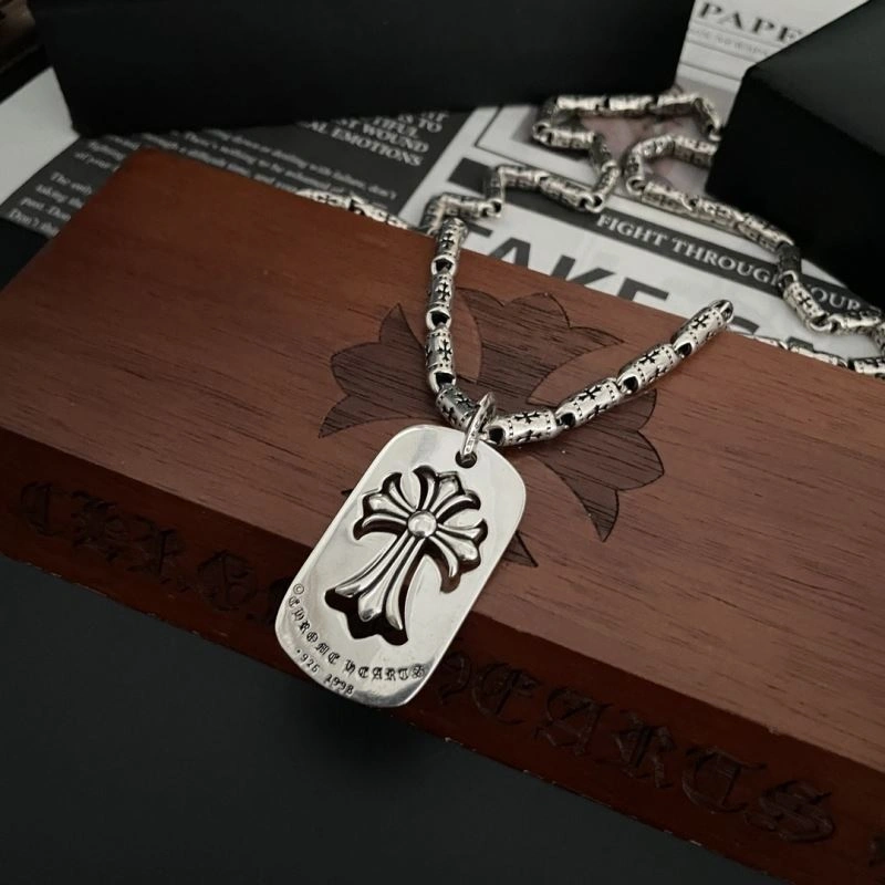 Lightweight Chrxmx Hxxrts Necklaces 300727