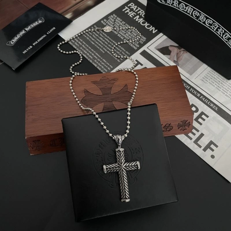 Chrxmx Hxxrts Necklaces DailyWear 300728